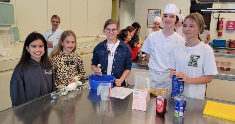 Besuch an der Mittelschule - Küche